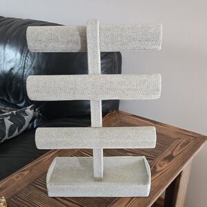 Elegant Gray Jewelry Organizer Stand